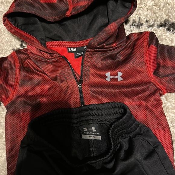 Under Armor 2 piece outfit - Picture 3 of 3